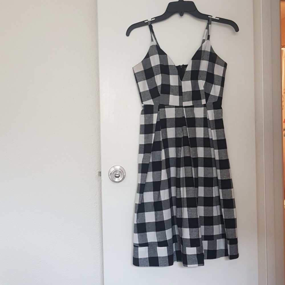 Midi black and White dress